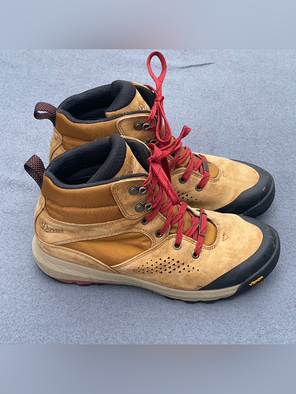 Danner Inquire mid5” vibram sole womens boot size 8.5 pre-owned condition